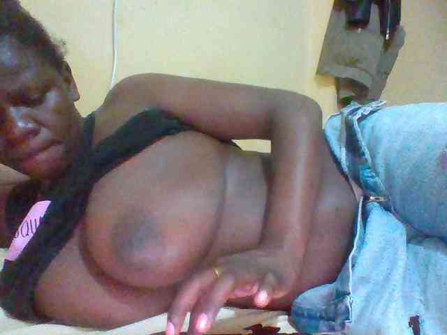 Sexxyboobs2 webcam