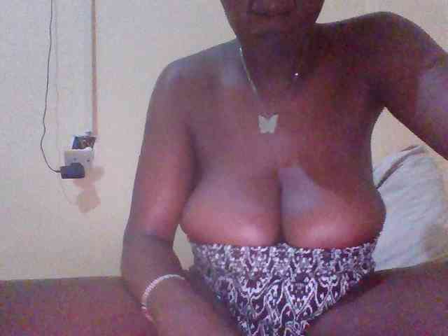 Sexxyboobs2 webcam
