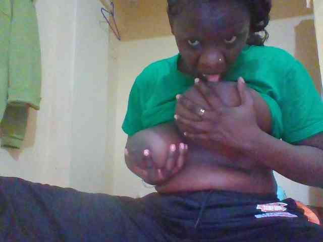 Sexxyboobs2 webcam