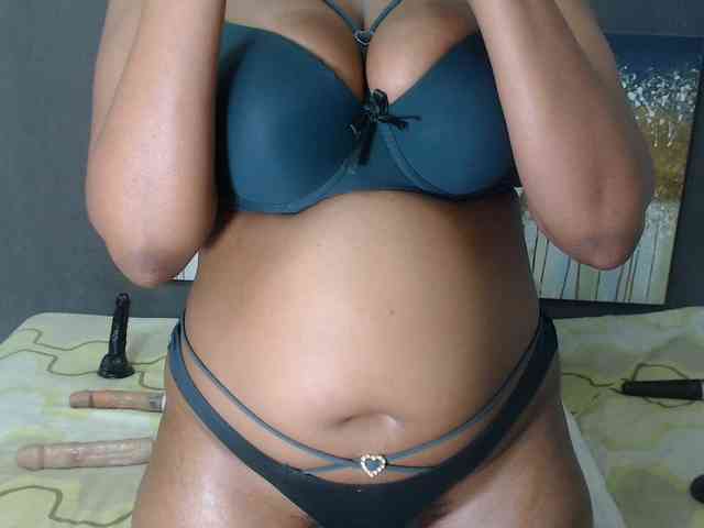 DARKNLOVELYxxx99a webcam