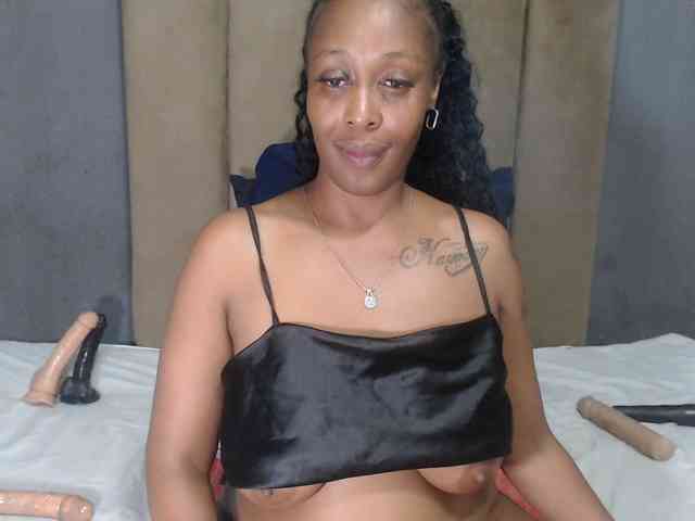 DARKNLOVELYxxx99a webcam