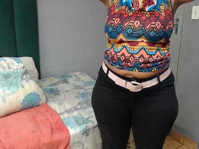 DARKNLOVELYxxx99a webcam