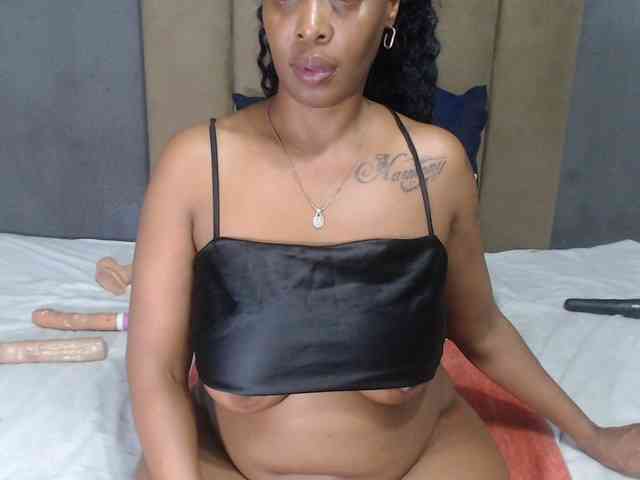 DARKNLOVELYxxx99a webcam