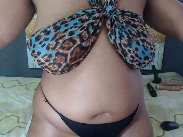 DARKNLOVELYxxx99a webcam