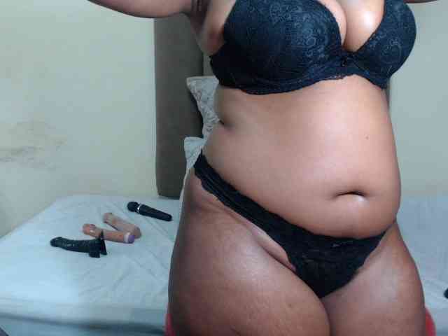 DARKNLOVELYxxx99a webcam