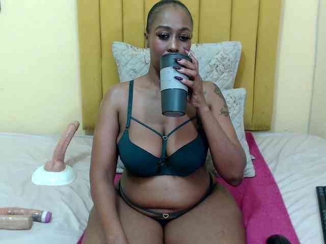 DARKNLOVELYxxx99a webcam
