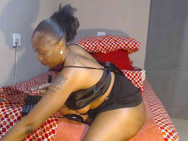 DARKNLOVELYxxx99a webcam