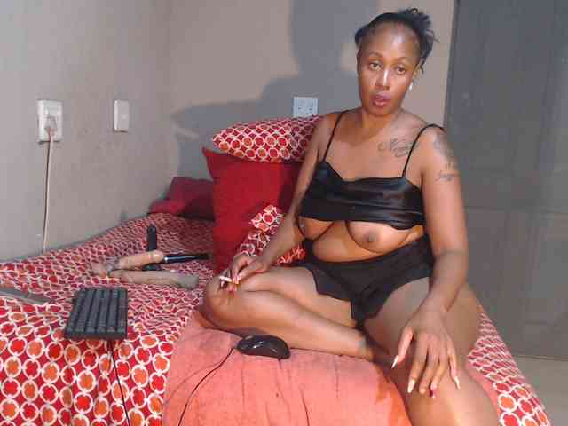 DARKNLOVELYxxx99a webcam