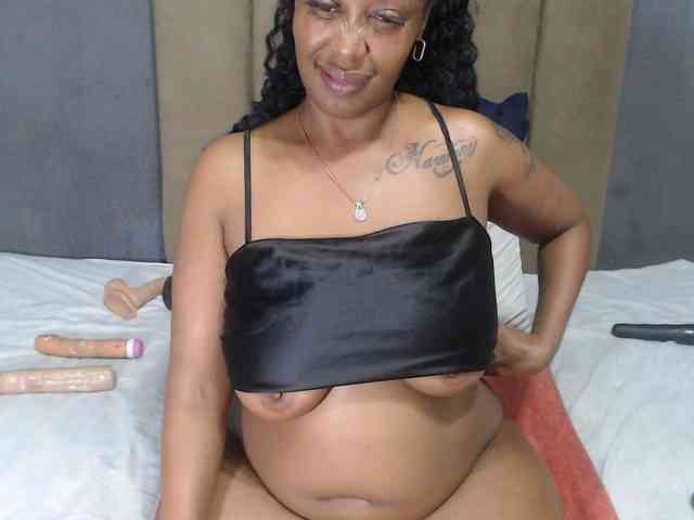 DARKNLOVELYxxx99a webcam