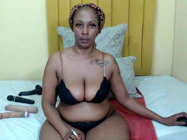 DARKNLOVELYxxx99a webcam