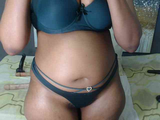 DARKNLOVELYxxx99a webcam