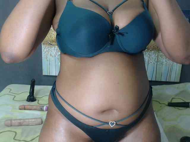 DARKNLOVELYxxx99a webcam