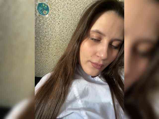 Llevie Live Webcam on BongaCams