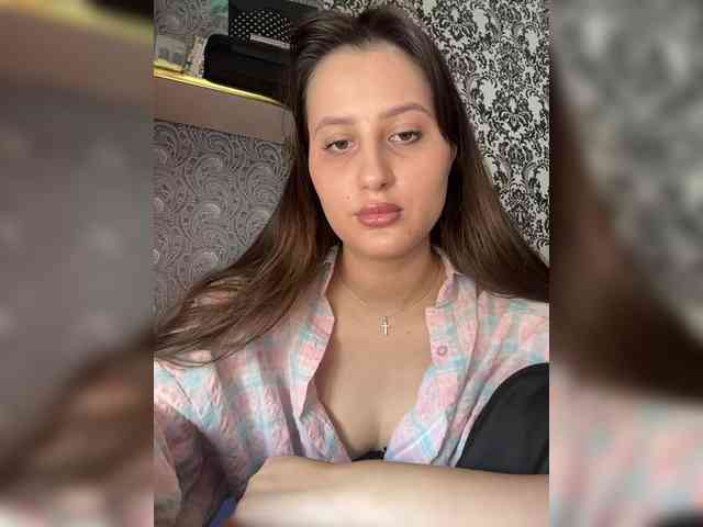 Shaved white, Shaved babes, Group chat for 20 39 tokens, Full privates for ..., Live Chatting 0
