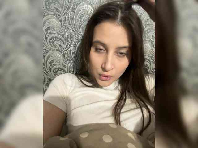 Llevie Live Webcam on BongaCams