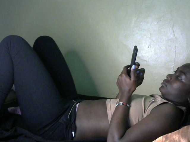 Lorahanna5 from BongaCams