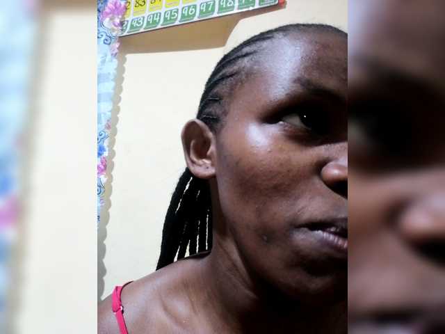 le modèle sexxynila est en webcam porno dans un show sur le site bongacams, il possède les tags suivants: Ebony,Brunette,Trimmed