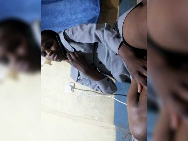 le modèle sexxynila est en webcam porno dans un show sur le site bongacams, il possède les tags suivants: Ebony,Brunette,Trimmed