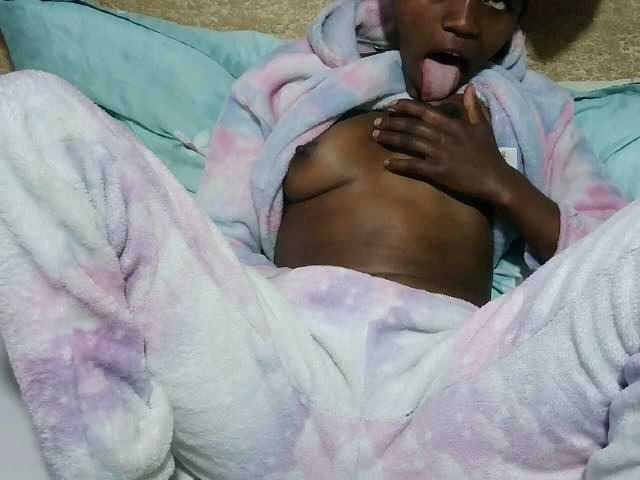 sexxynila webcam bongacams model stream image