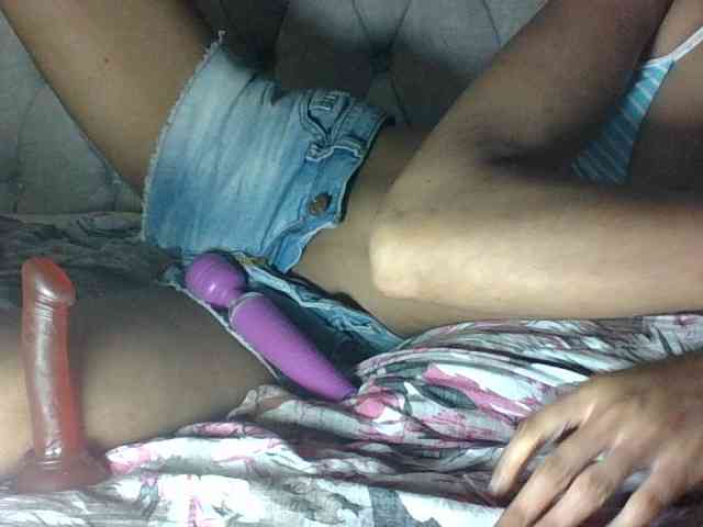 Sweet-Iddah webcam