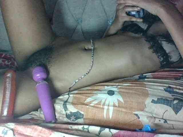 Sweet-Iddah webcam
