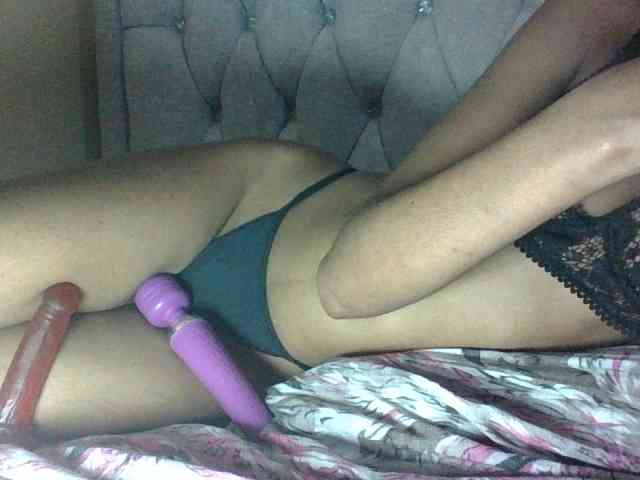 Sweet-Iddah webcam