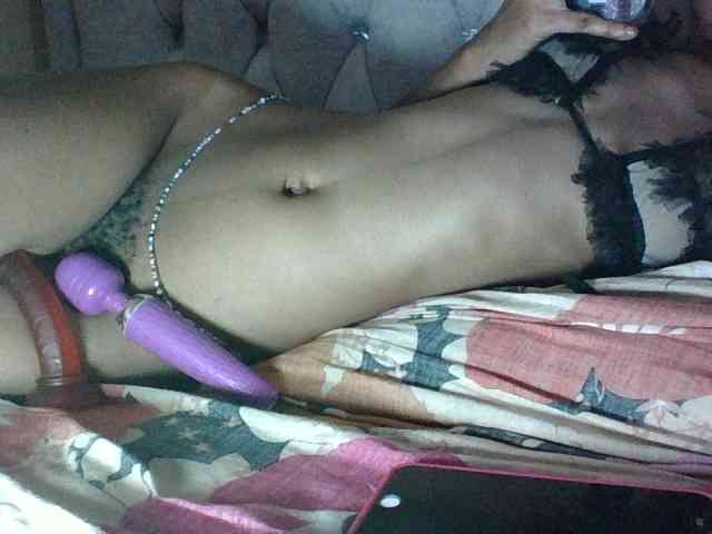 Sweet-Iddah webcam