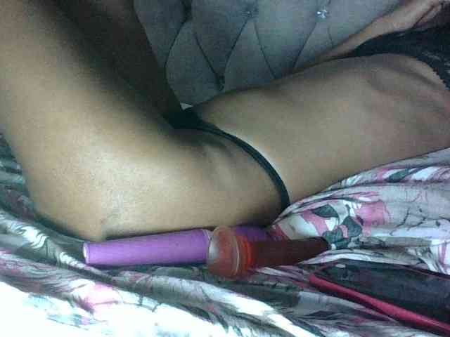 Sweet-Iddah webcam