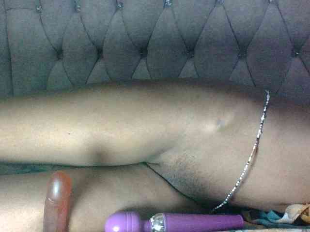Sweet-Iddah webcam