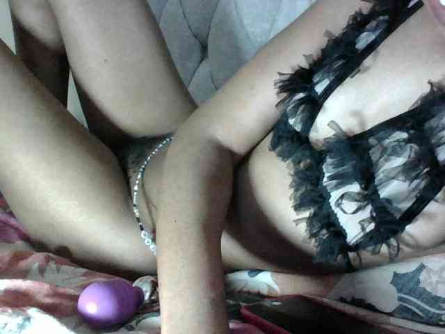 Sweet-Iddah webcam