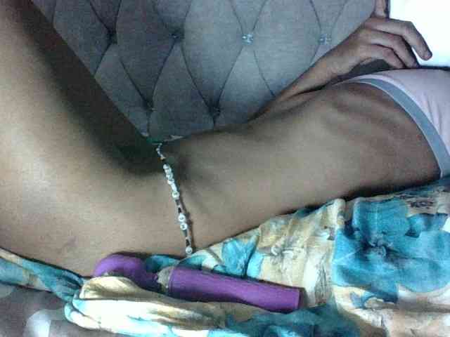 Sweet-Iddah webcam