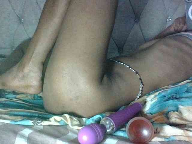 Sweet-Iddah webcam