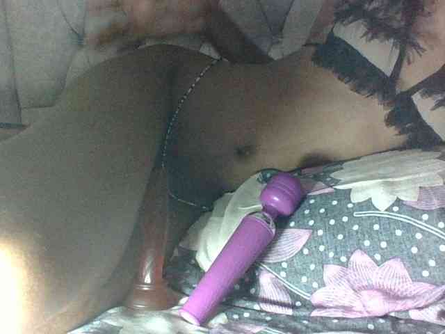 Sweet-Iddah webcam