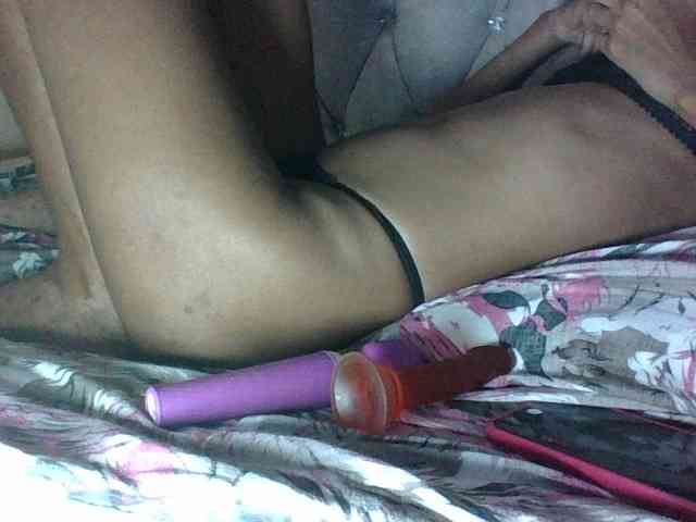 Sweet-Iddah webcam