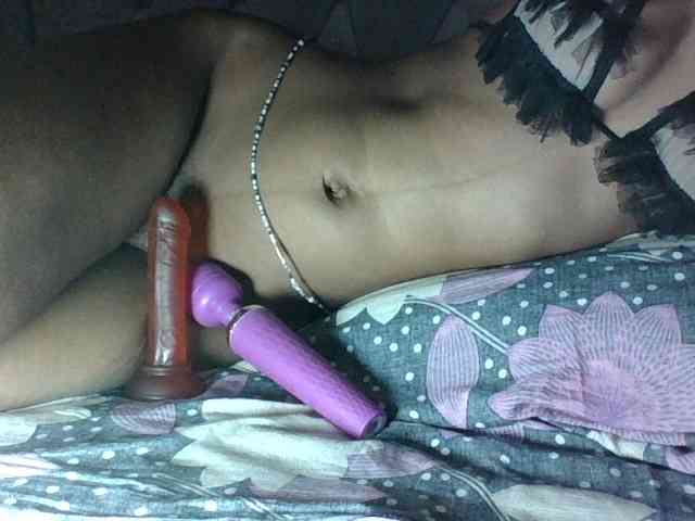 Sweet-Iddah webcam