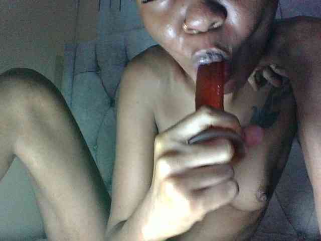 Sweet-Iddah webcam