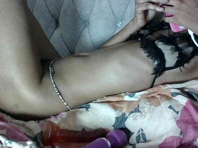 Sweet-Iddah webcam