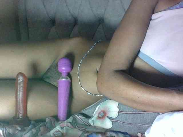 Sweet-Iddah webcam