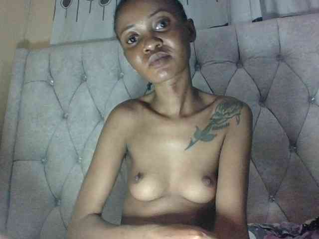 Sweet-Iddah webcam