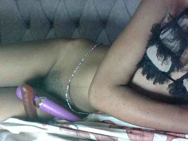 Sweet-Iddah webcam