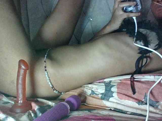 Sweet-Iddah webcam