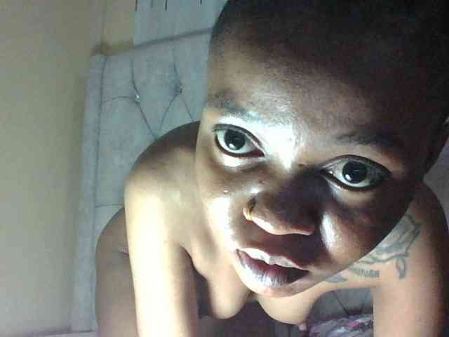 Sweet-Iddah webcam