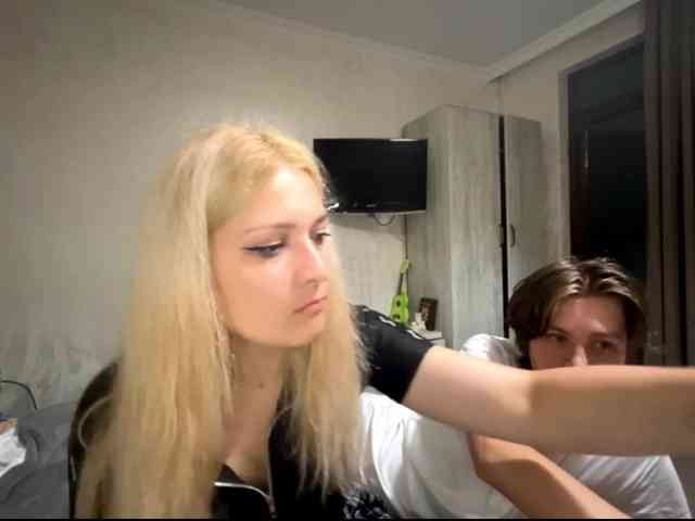 Hikkiii webcam