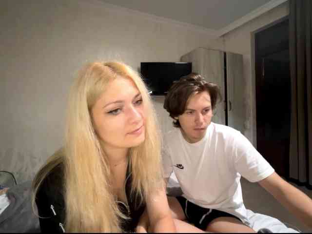 Hikkiii webcam