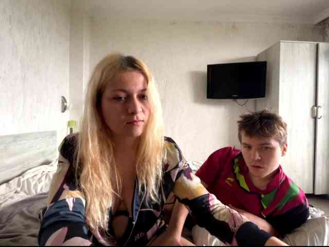 Hikkiii webcam