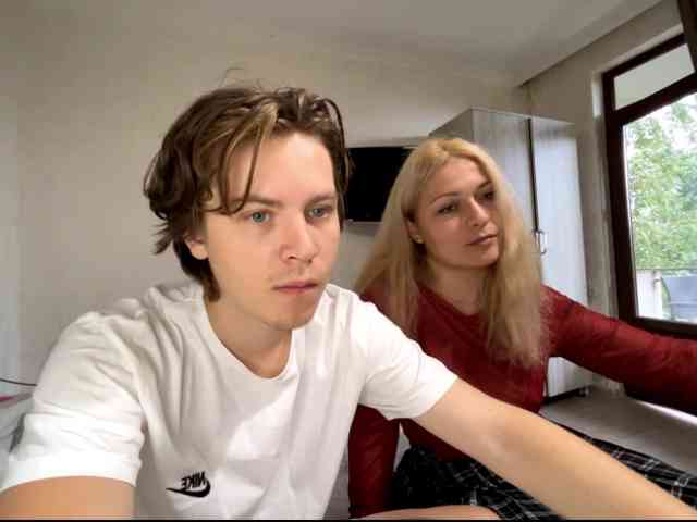 Hikkiii webcam