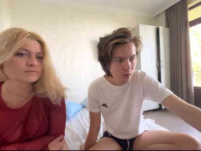 Hikkiii webcam
