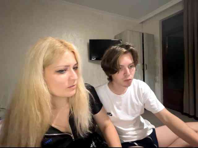 Hikkiii webcam