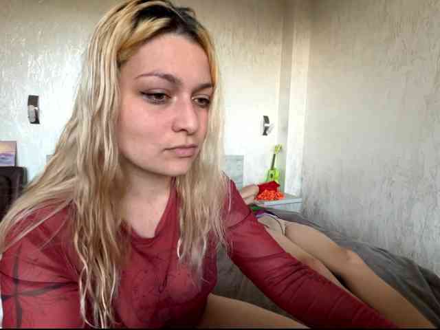 Hikkiii webcam
