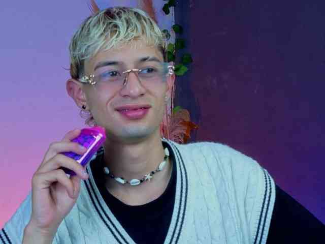 Mattias-Justin Mattias-Justin